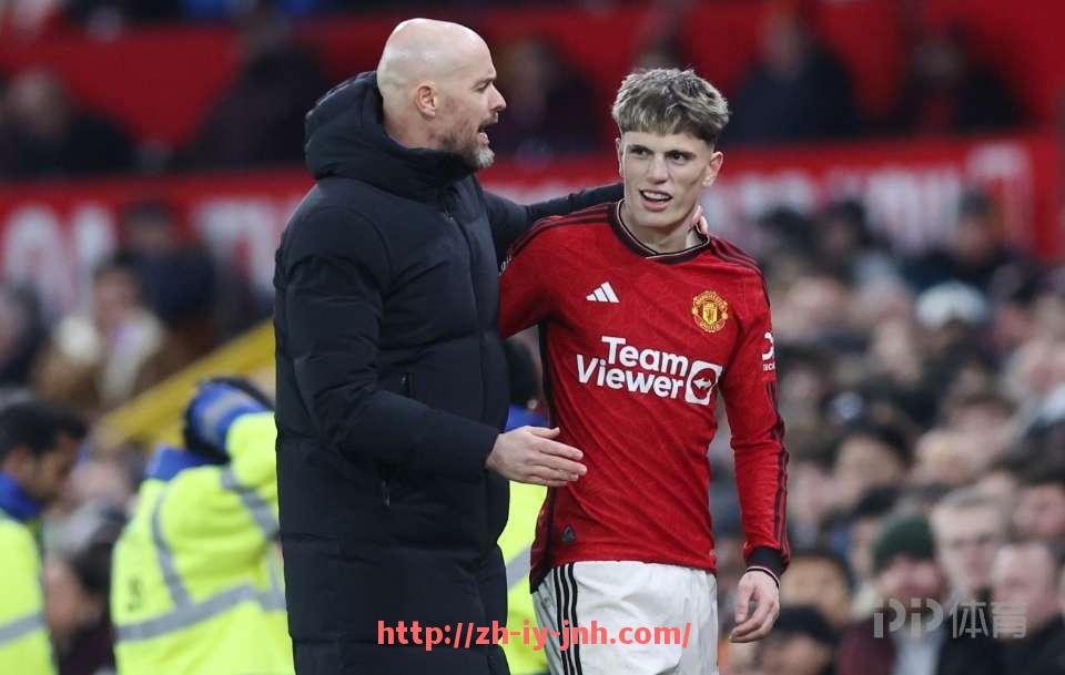 金年会体育-篮球战术板使用技巧与教练在暂停时传达信息的有效性分析